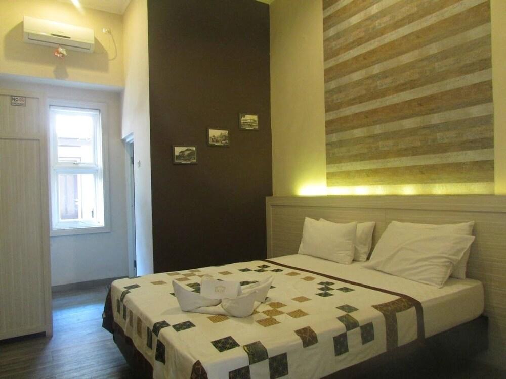 Riche Heritage Hotel Malang Exterior foto